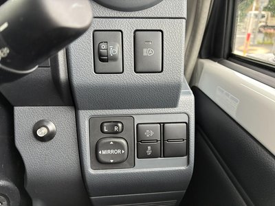 2024 Toyota LAND CRUISER 70 thumbnail 36