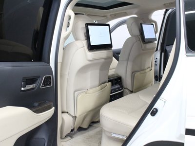 2025 Toyota LAND CRUISER 300 照片 32