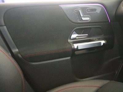 2023 Mercedes-BENZ GLB — миниатюра 14