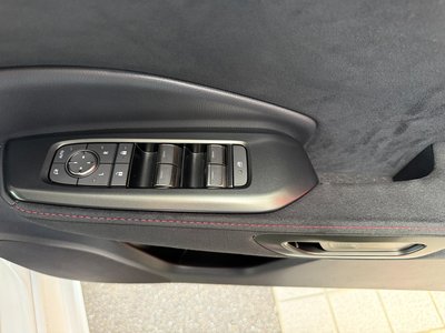 صورة 14 لـ 2024 Lexus LBX