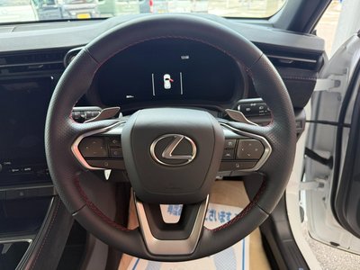 صورة 17 لـ 2024 Lexus LBX