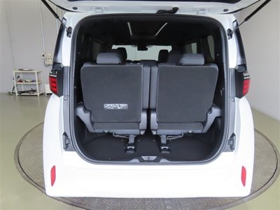 صورة 10 لـ 2025 Toyota ALPHARD