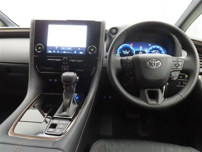 صورة 8 لـ 2025 Toyota ALPHARD