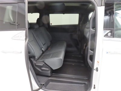 صورة 9 لـ 2025 Toyota ALPHARD