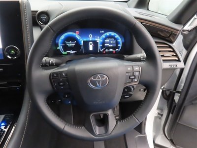 صورة 16 لـ 2025 Toyota ALPHARD