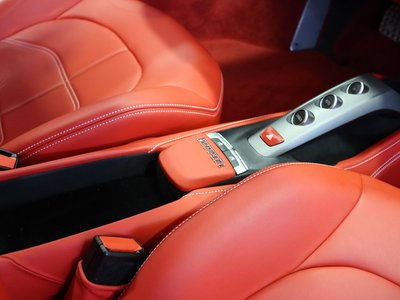 2016 Ferrari 488 GTB 照片 14
