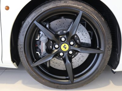 2016 Ferrari 488 GTB 照片 4