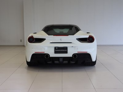 2016 Ferrari 488 GTB 照片 9