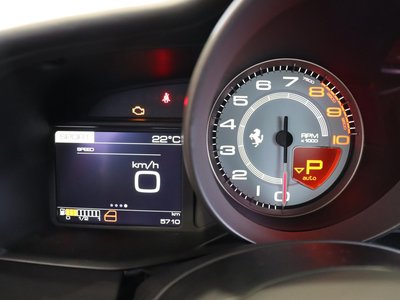 2016 Ferrari 488 GTB 照片 13