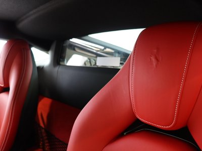 2016 Ferrari 488 GTB 照片 23