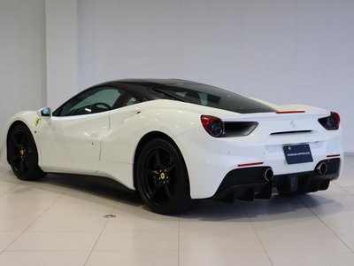2016 Ferrari 488 GTB 照片 8