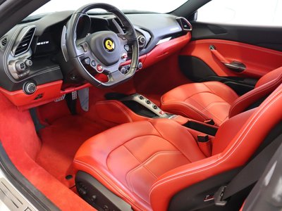 2016 Ferrari 488 GTB 照片 3