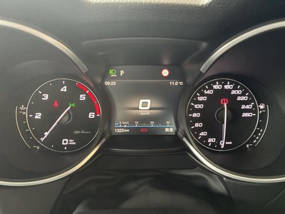 صورة 7 لـ 2023 ALFA Romeo STELVIO