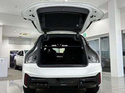 2025 BMW IX thumbnail 44