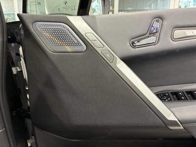2025 BMW IX thumbnail 37