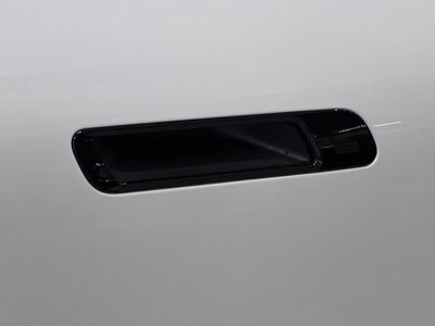 2025 BMW IX thumbnail 40