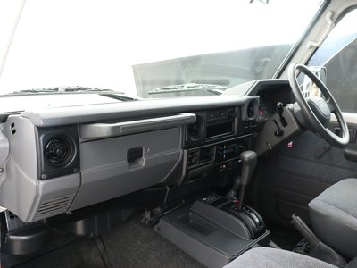 صورة مصغرة 55 لـ 2001 Toyota LAND CRUISER 70