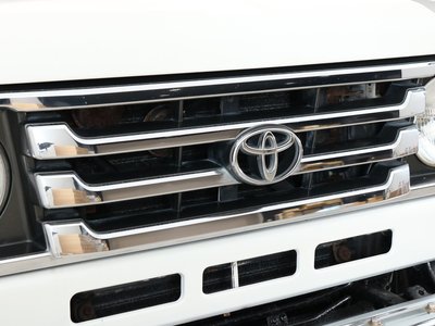 صورة مصغرة 28 لـ 2001 Toyota LAND CRUISER 70