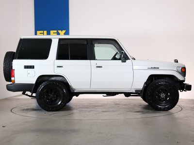 صورة مصغرة 13 لـ 2001 Toyota LAND CRUISER 70