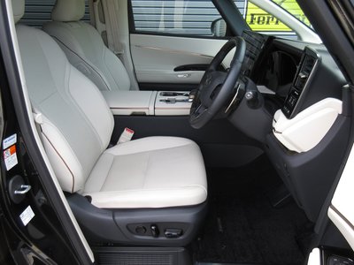 صورة مصغرة 29 لـ 2026 Lexus LM