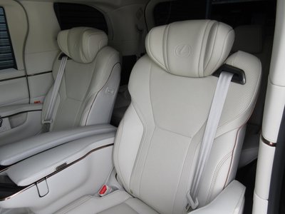 صورة مصغرة 34 لـ 2026 Lexus LM
