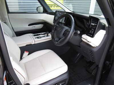 صورة مصغرة 17 لـ 2026 Lexus LM