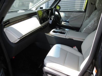 2026 Lexus LM photo 6