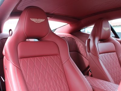 2026 Aston Martin DB12 照片 12