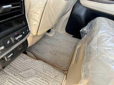 2026 Toyota LAND CRUISER 300 — фото 43