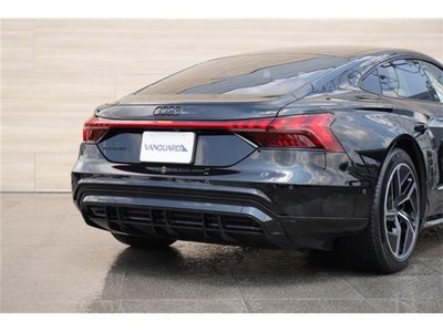 صورة 14 لـ 2021 AUDI E-TRON GT QUATTRO