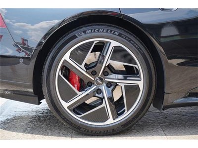 صورة 75 لـ 2021 AUDI E-TRON GT QUATTRO