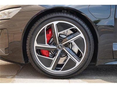 صورة 74 لـ 2021 AUDI E-TRON GT QUATTRO