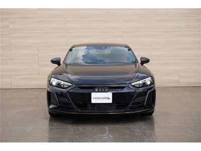 صورة 15 لـ 2021 AUDI E-TRON GT QUATTRO