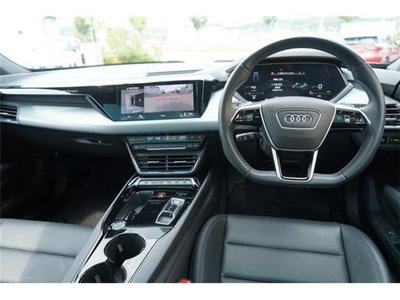 صورة 3 لـ 2021 AUDI E-TRON GT QUATTRO