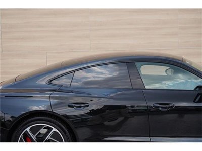 صورة 44 لـ 2021 AUDI E-TRON GT QUATTRO