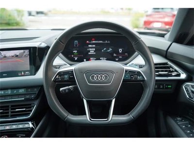 صورة 24 لـ 2021 AUDI E-TRON GT QUATTRO
