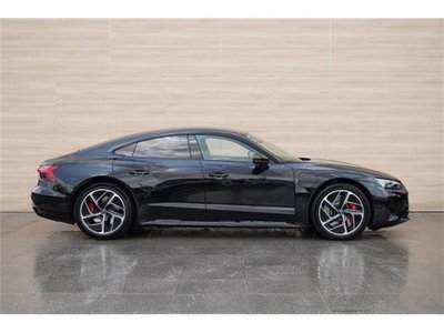 صورة 21 لـ 2021 AUDI E-TRON GT QUATTRO