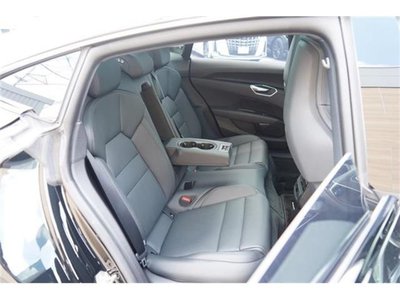 صورة 20 لـ 2021 AUDI E-TRON GT QUATTRO