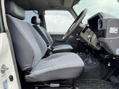 2000 Toyota LAND CRUISER 70 照片 16