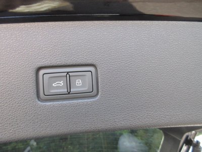 2019 AUDI Q8 照片 36
