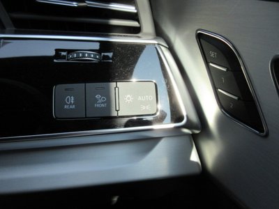 2019 AUDI Q8 照片 34