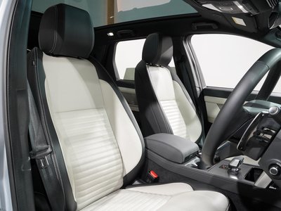 2023 LAND Rover DISCOVERY SPORT photo 15