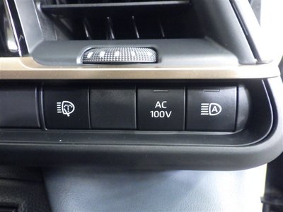 2025 Toyota CROWN ESTATE photo 13