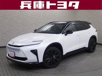 2025 Toyota CROWN ESTATE photo 1