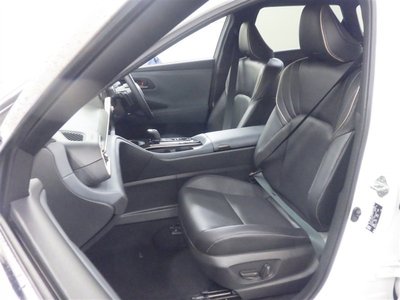 2025 Toyota CROWN ESTATE thumbnail 34