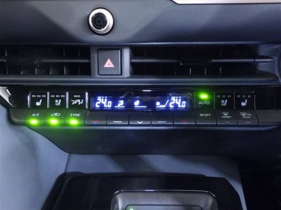 2025 Toyota CROWN ESTATE thumbnail 23