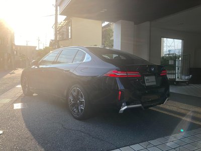 2025 BMW 5 SERIES 照片 9