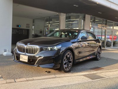2025 BMW 5 SERIES 照片 1