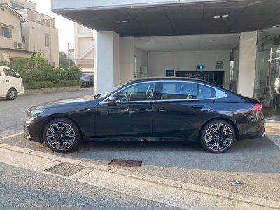 2025 BMW 5 SERIES 照片 8