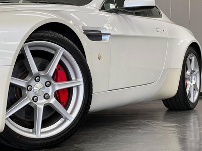 2008 Aston Martin V8 照片 9